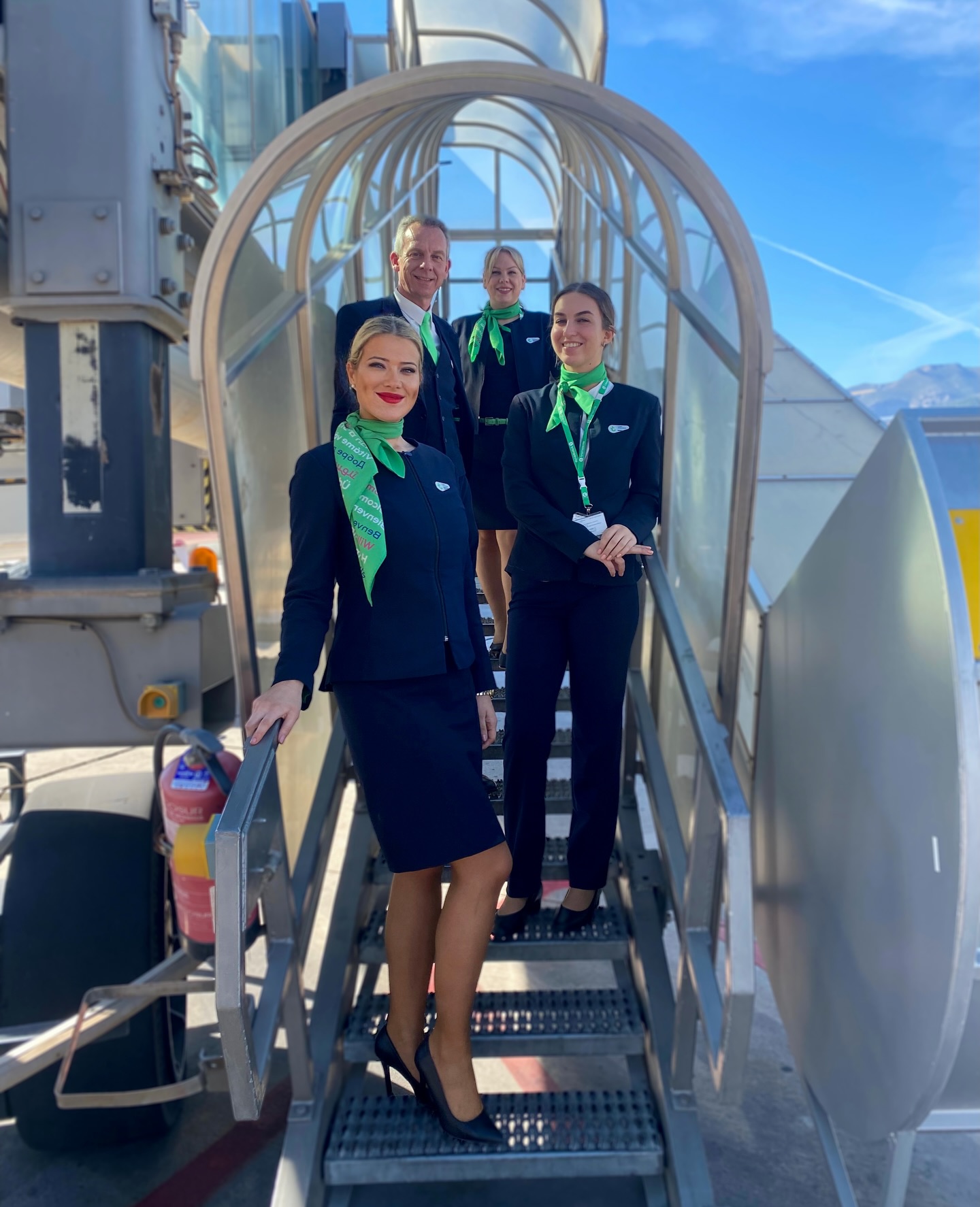 Throwback to this sweet crew 🤍✈️
.
.
.
.
.
.
.
.
#737 #stewardess #flightattendant #cabincrew #cabinattendant b738 missworld transaviacrew peopleoftransavia transavia