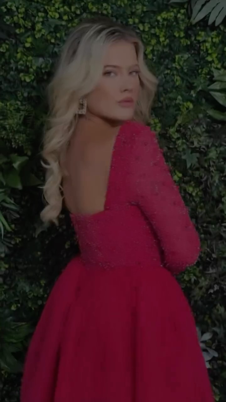 Natural make-up throwback shoot by @timac.beauty For my participation in #missgrand @missgrandinternational Netherlands earlier this year. #missgrandinternational #missnetherlands 
.
.
.
.
.
.
.
#stewardess #flightattendant #cabincrew #missnetherlands #cabinattendant #elegant #missgrand #missgrandnetherlands #beautypageant #shertogenbosch #missnederland #missgrandinternational @ohpolly #ohpolly